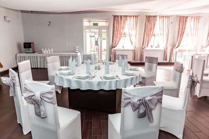 Ballroom/Hall 9 of 14