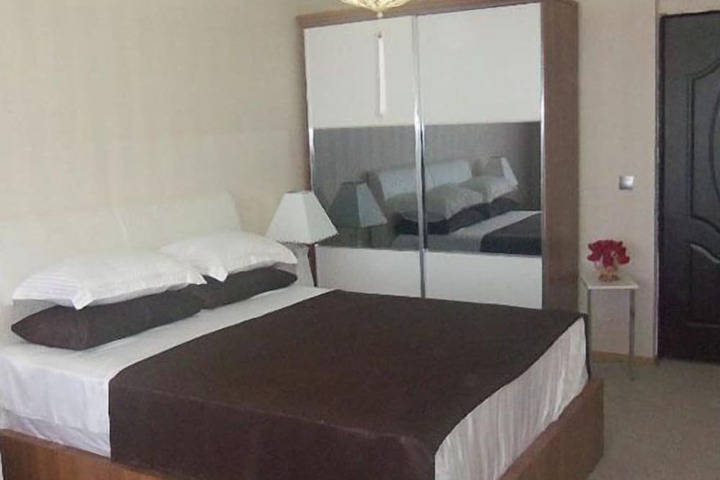 Room 16 of 27