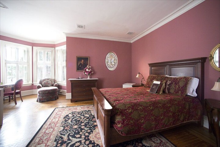 Room 9 of 46