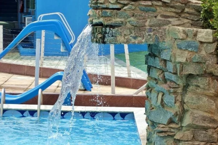 Pool 9 of 18