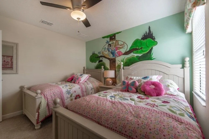 Room 4 of 19