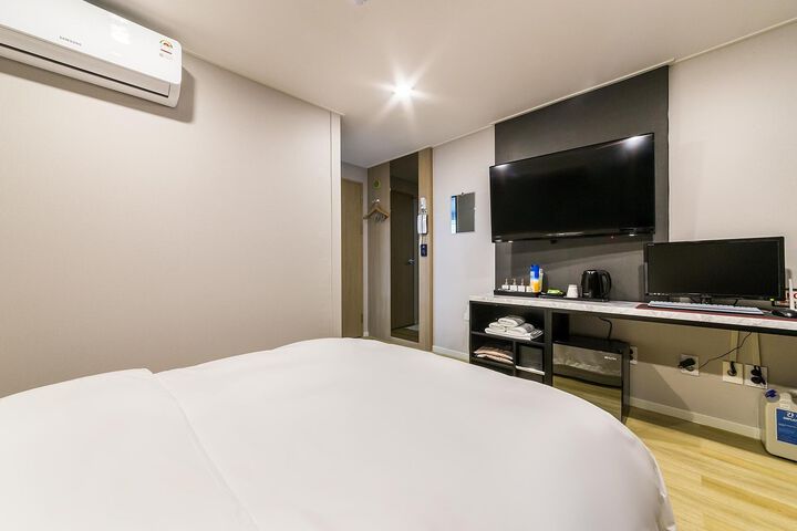 Room 21 of 155
