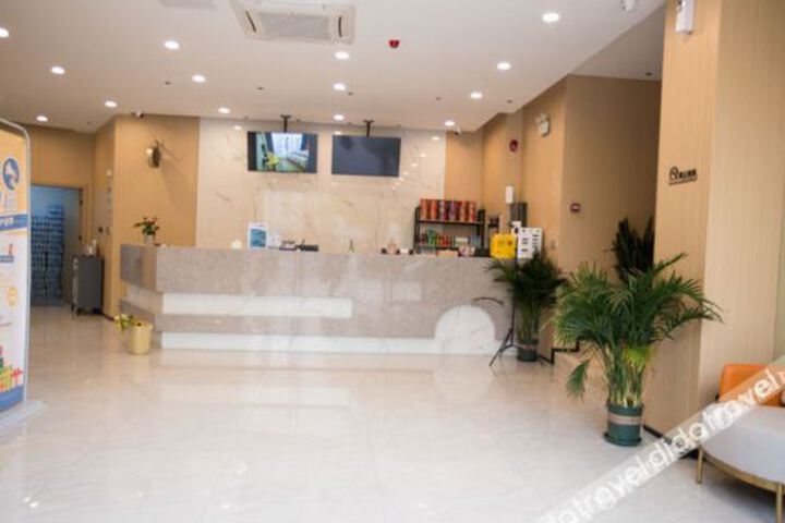 Hotel Interior 6 of 22