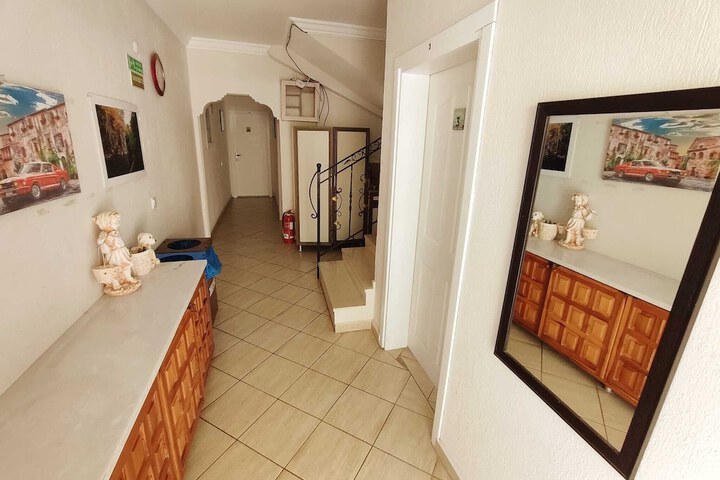 Ballroom/Hall 75 of 107
