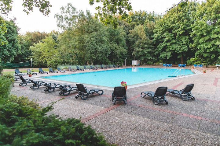Pool 37 of 94