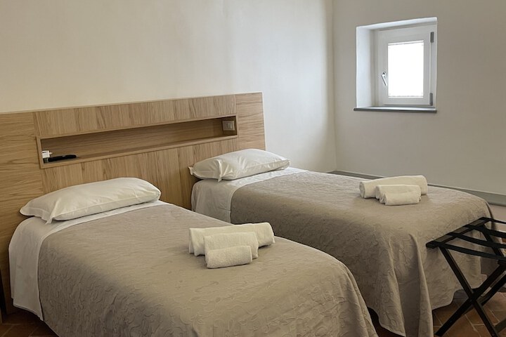 Room 3 of 54