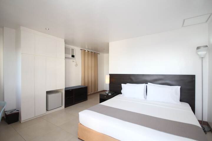 Room 2 of 29