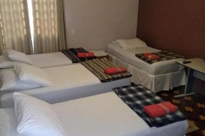 Room 5 of 40