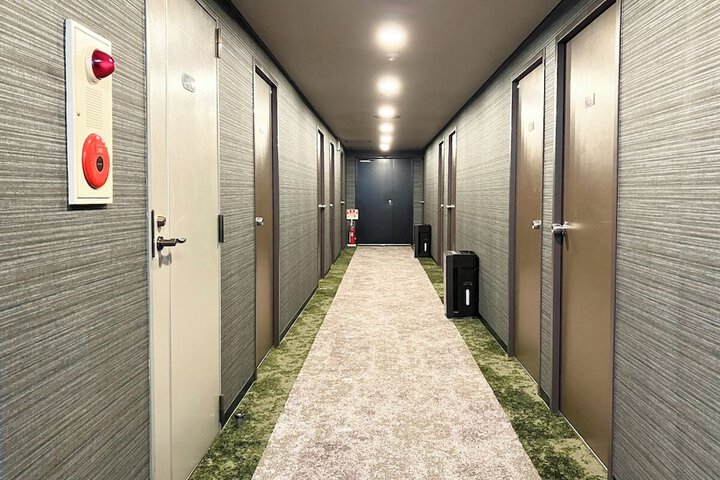 Ballroom/Hall 12 of 13