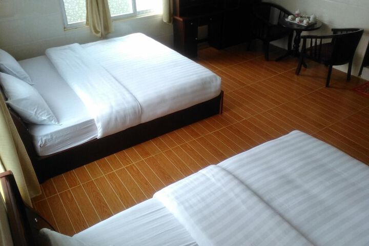 Room 17 of 32