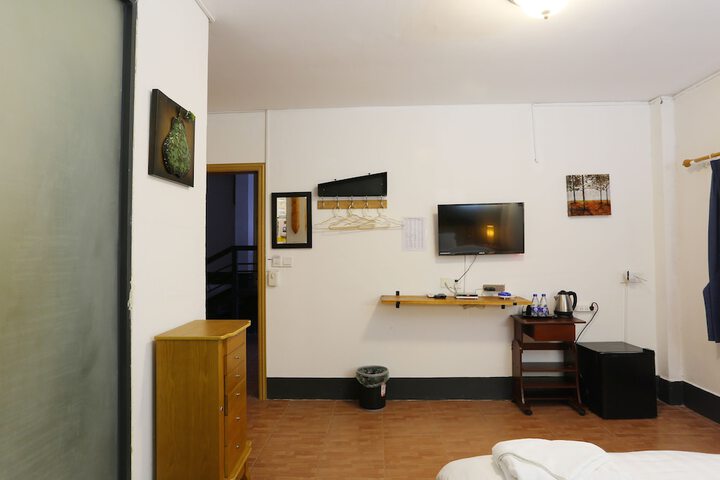 Room 18 of 26