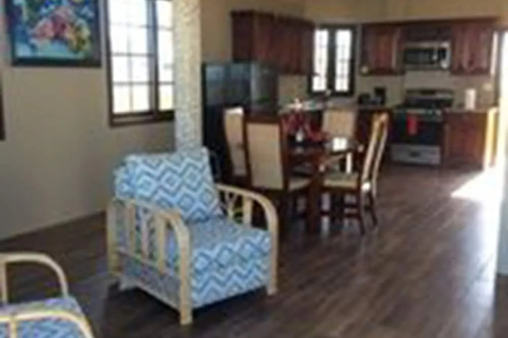 Dining 28 of 28
