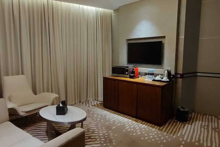 Room 35 of 67