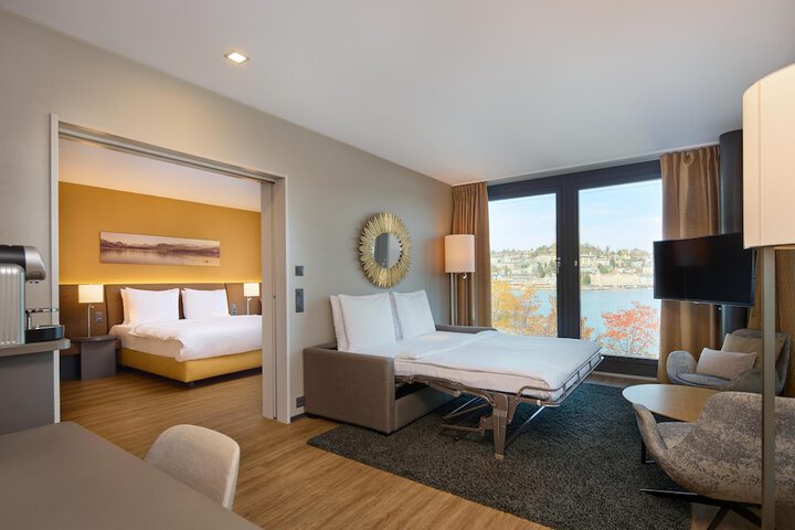Room 93 of 289