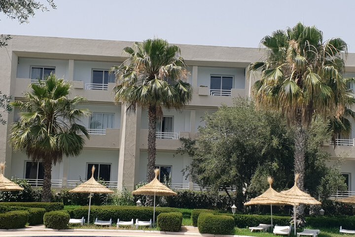 Hotel Exterior 21 of 26