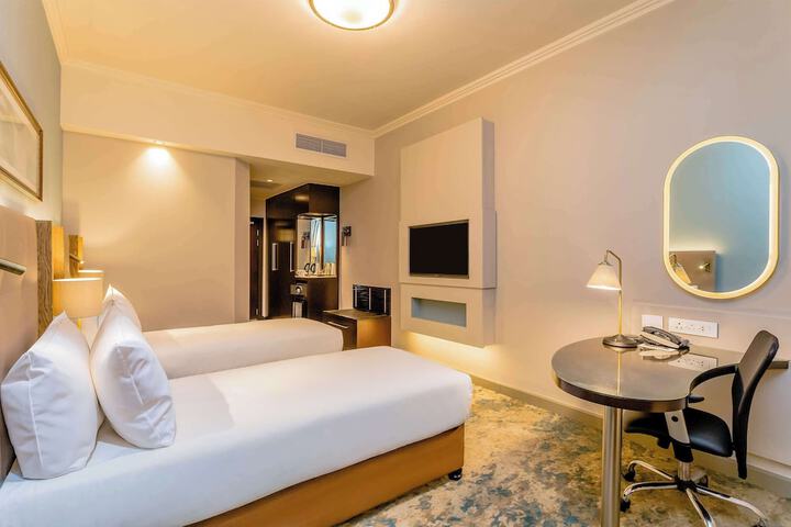Room 35 of 62