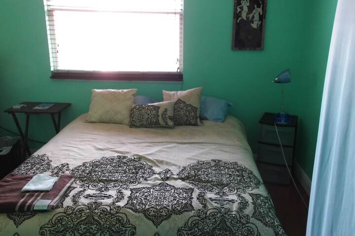 Room 3 of 34