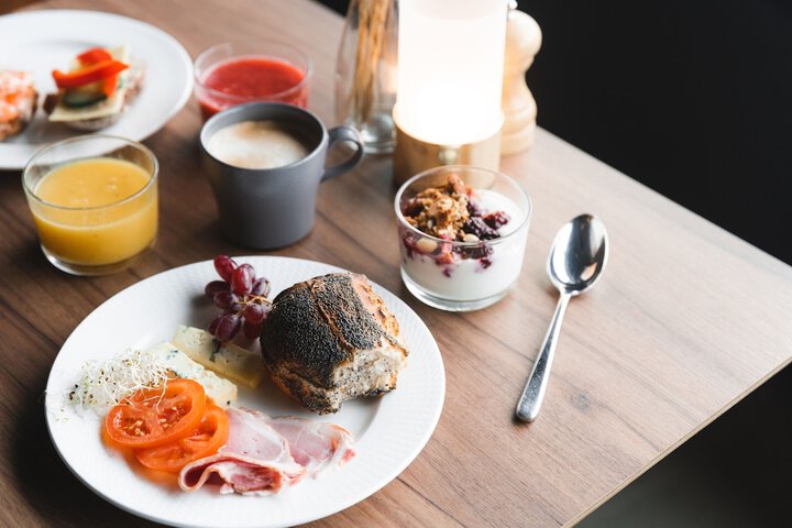 Breakfast/Coffee Service 80 of 88