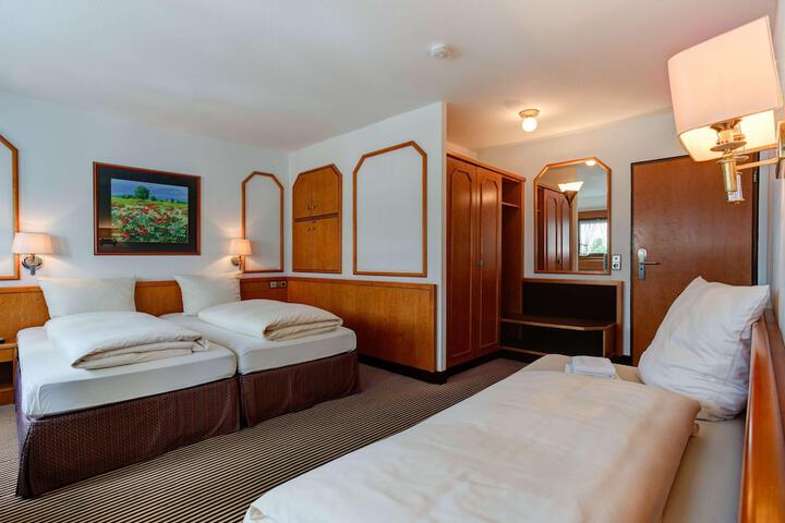 Room 25 of 75