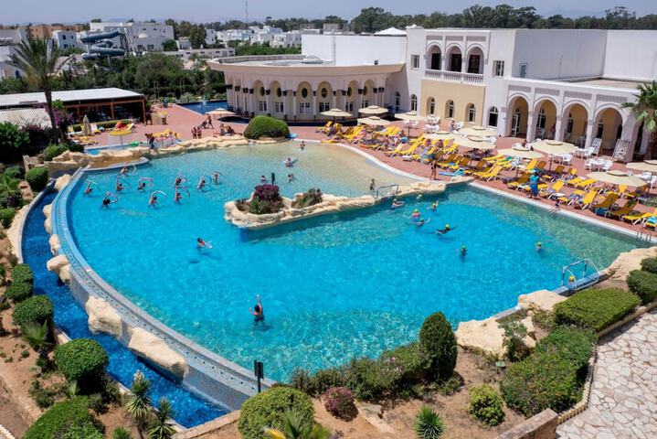 Pools & Facilities