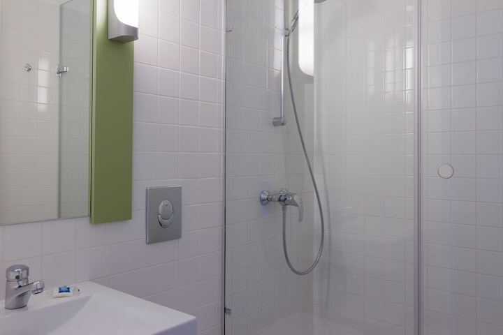 Room 10 of 22