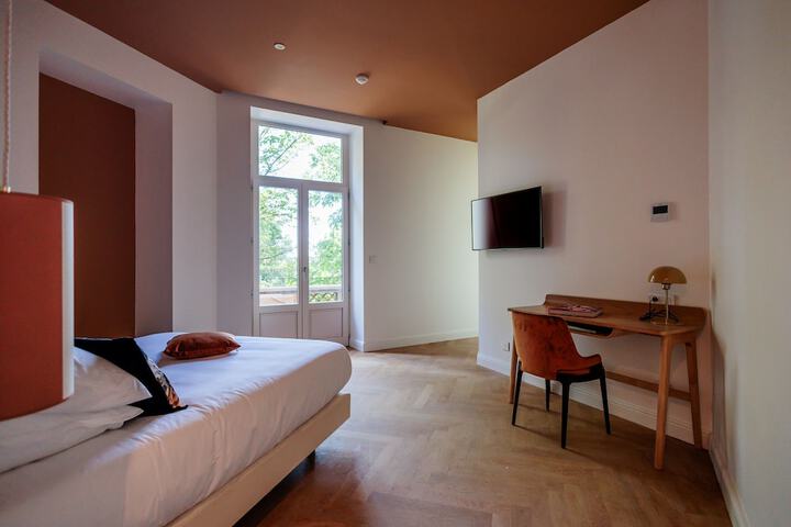 Room 16 of 43