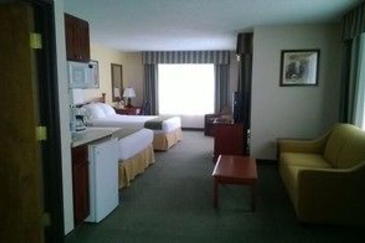 Room 13 of 26