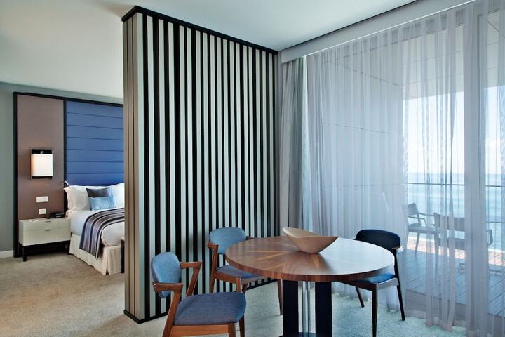 Room 10 of 110