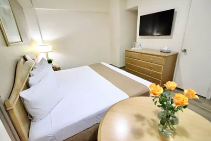 Room 5 of 30