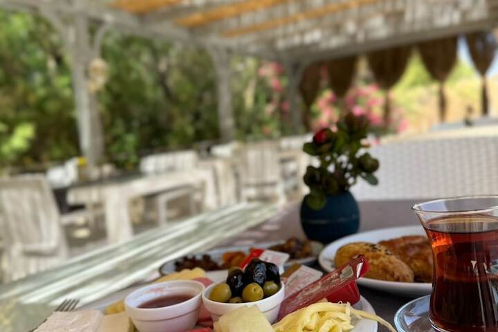 Breakfast/Coffee Service 59 of 131