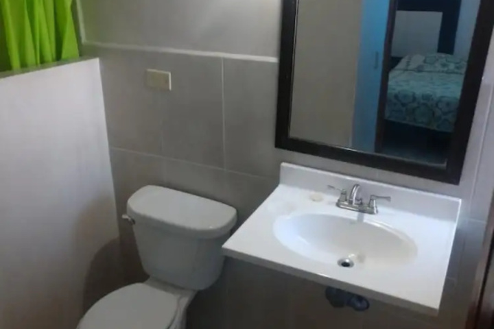 Room 9 of 18