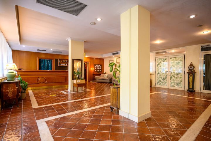 Guest Lobby