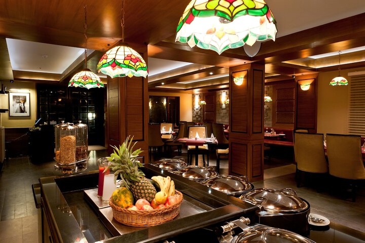 Dining 64 of 85