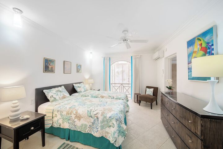 Room 15 of 103