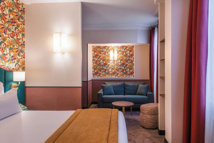 Room 23 of 43