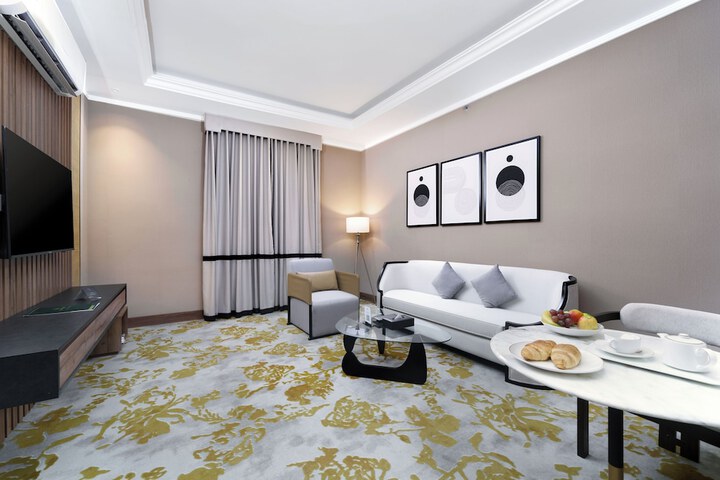 Room 14 of 22