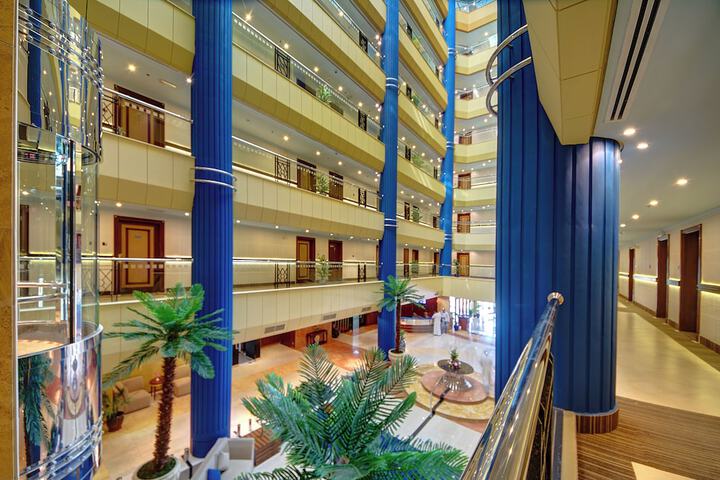Entrance & Lobby