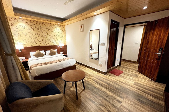 Room 3 of 34