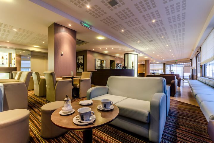 Guest Lobby