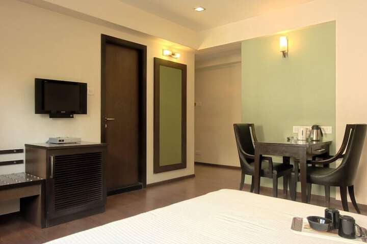 Room 6 of 23