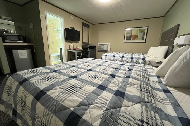 Room 6 of 17