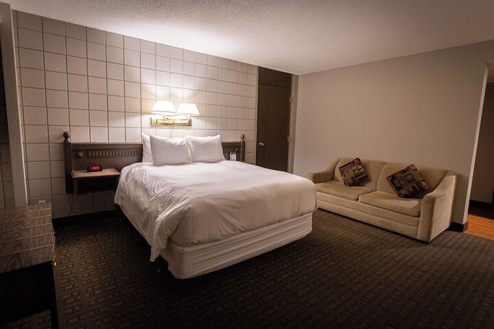 Room 5 of 34