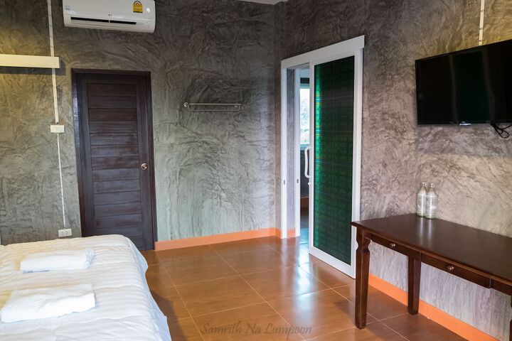 Room 8 of 15