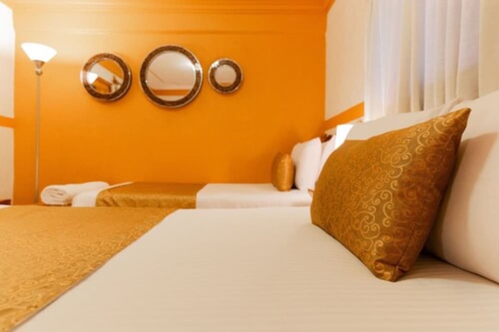 Room 10 of 24
