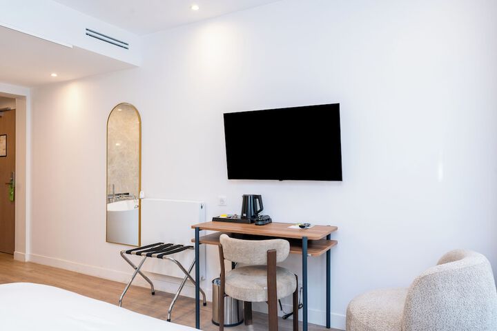 Room 19 of 44