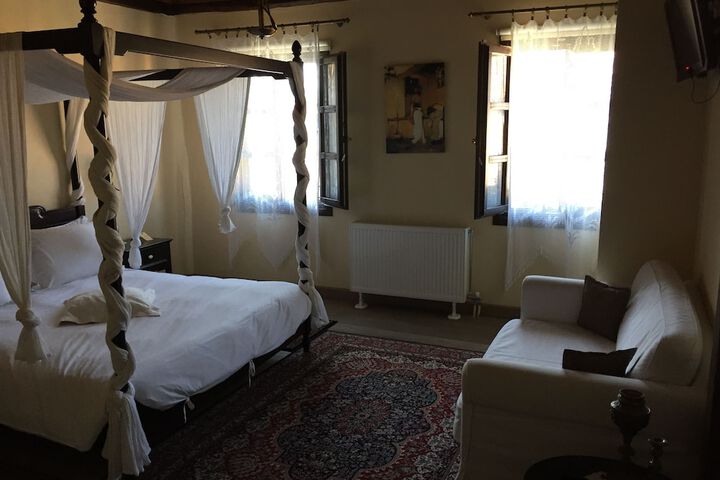 Room 5 of 74