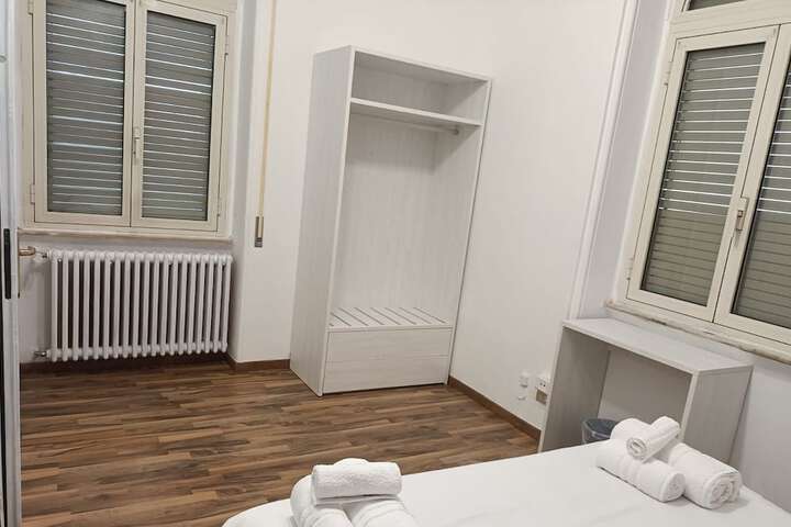 Room 9 of 24