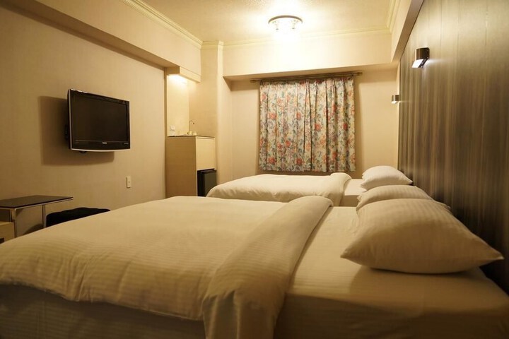 Room 14 of 36