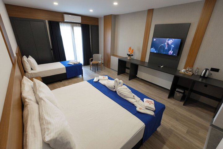 Room 7 of 24