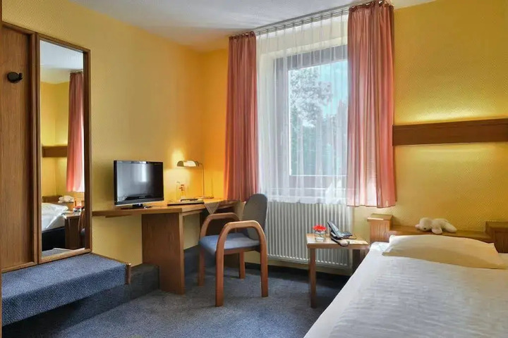 General 7 of 15